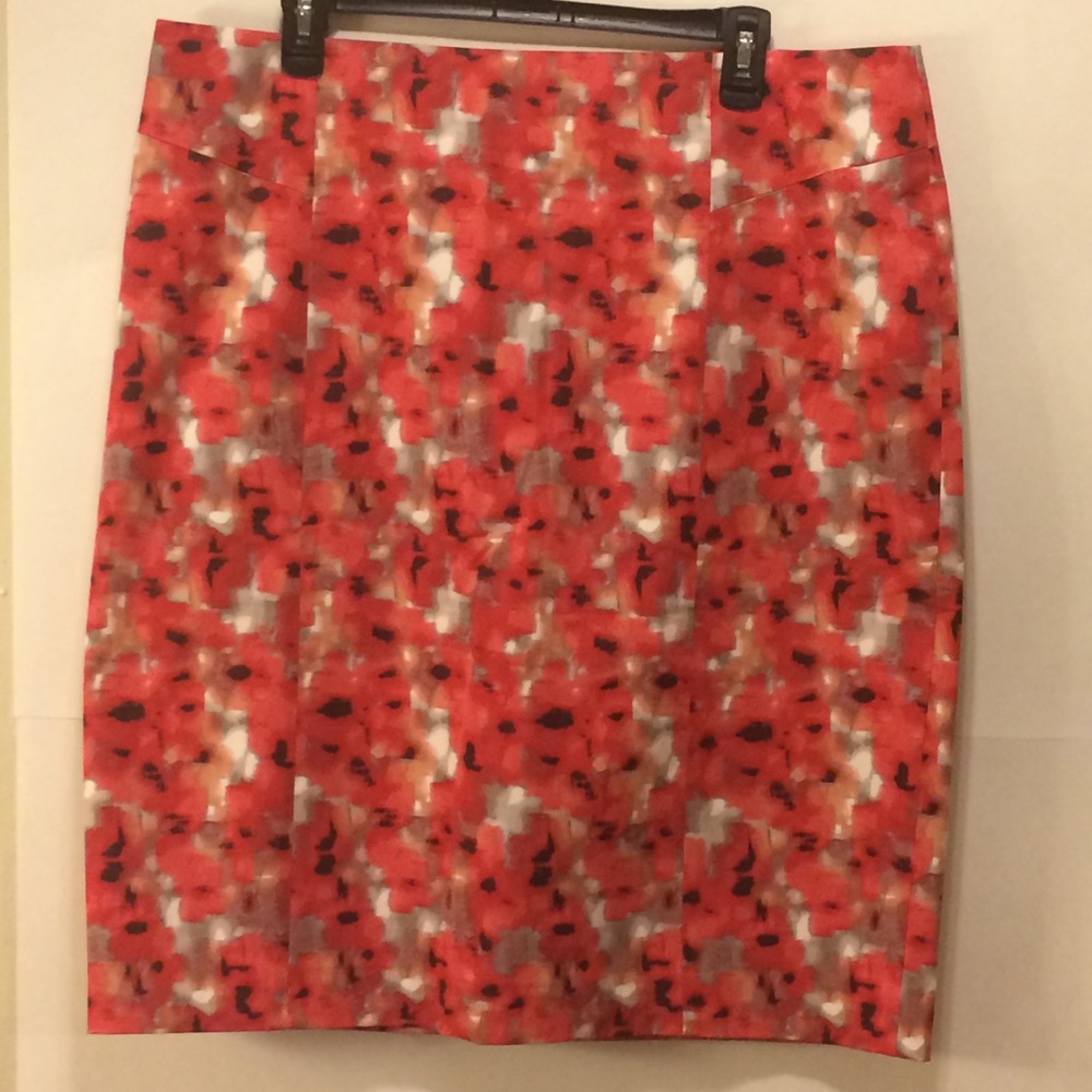 Ann Taylor Pink Floral Pencil Skirt Size 18